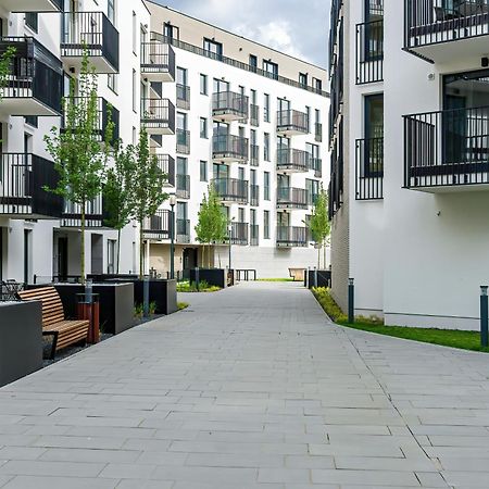 Stylish & Comfy Garbary Apartments With Parking By Noclegi Renters Poznań Exterior foto