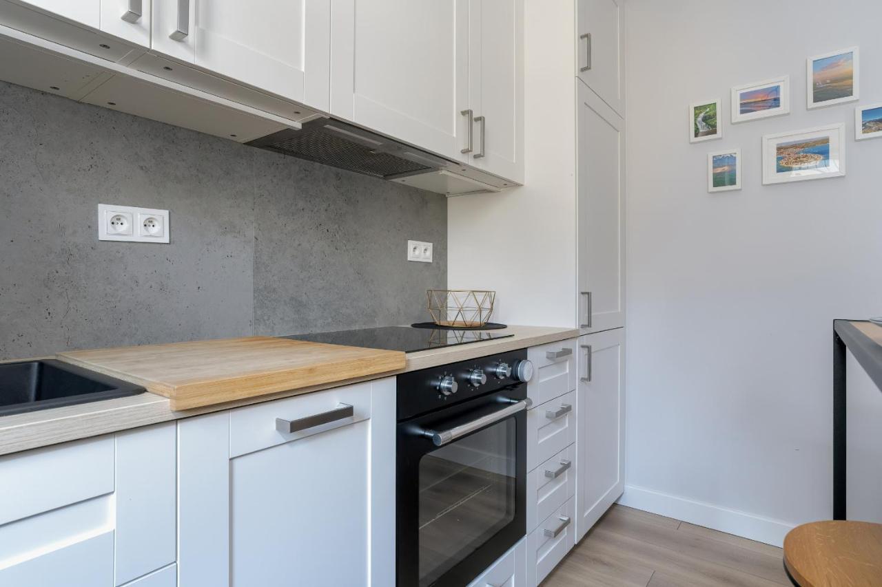 Stylish & Comfy Garbary Apartments With Parking By Noclegi Renters Poznań Exterior foto