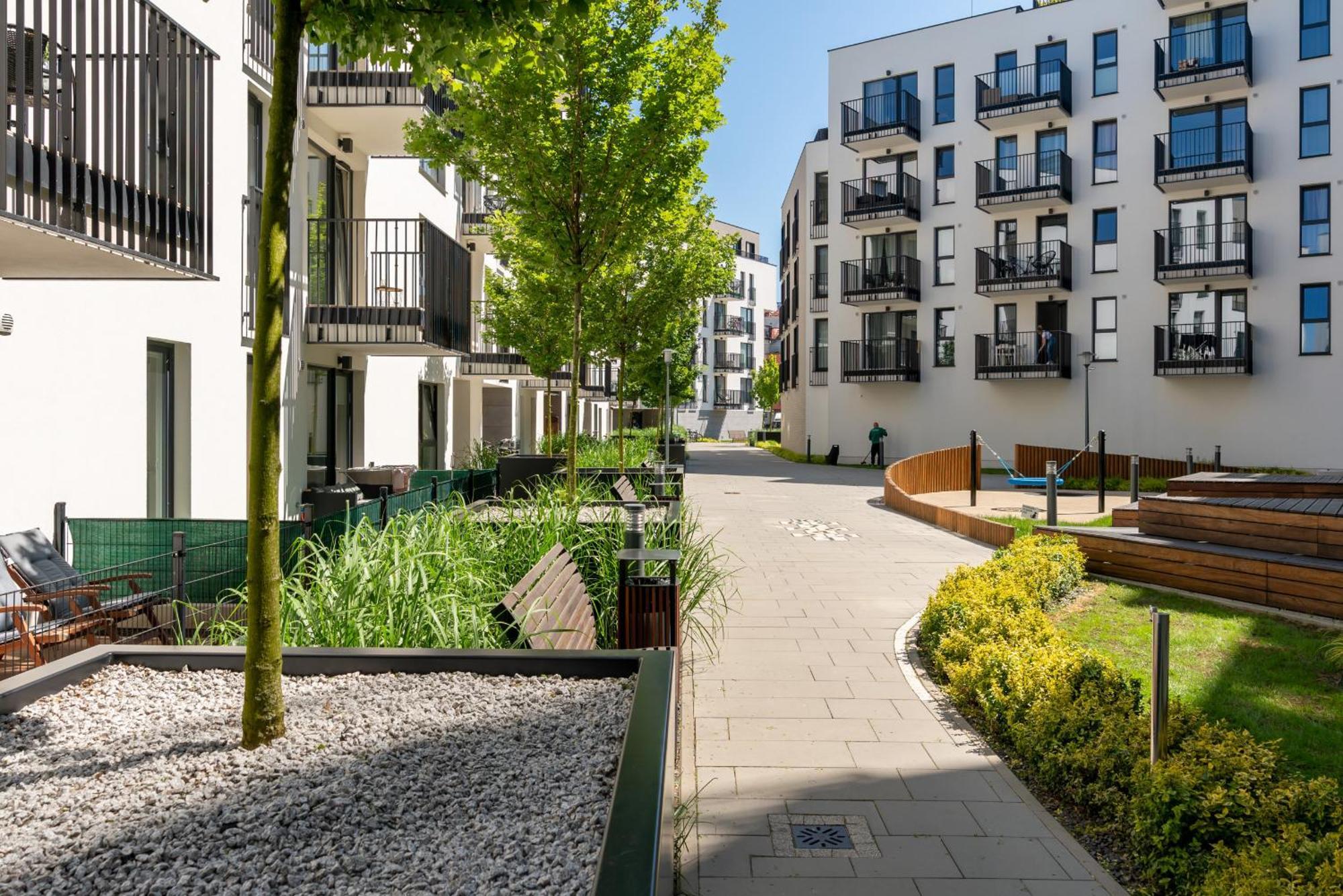 Stylish & Comfy Garbary Apartments With Parking By Noclegi Renters Poznań Exterior foto