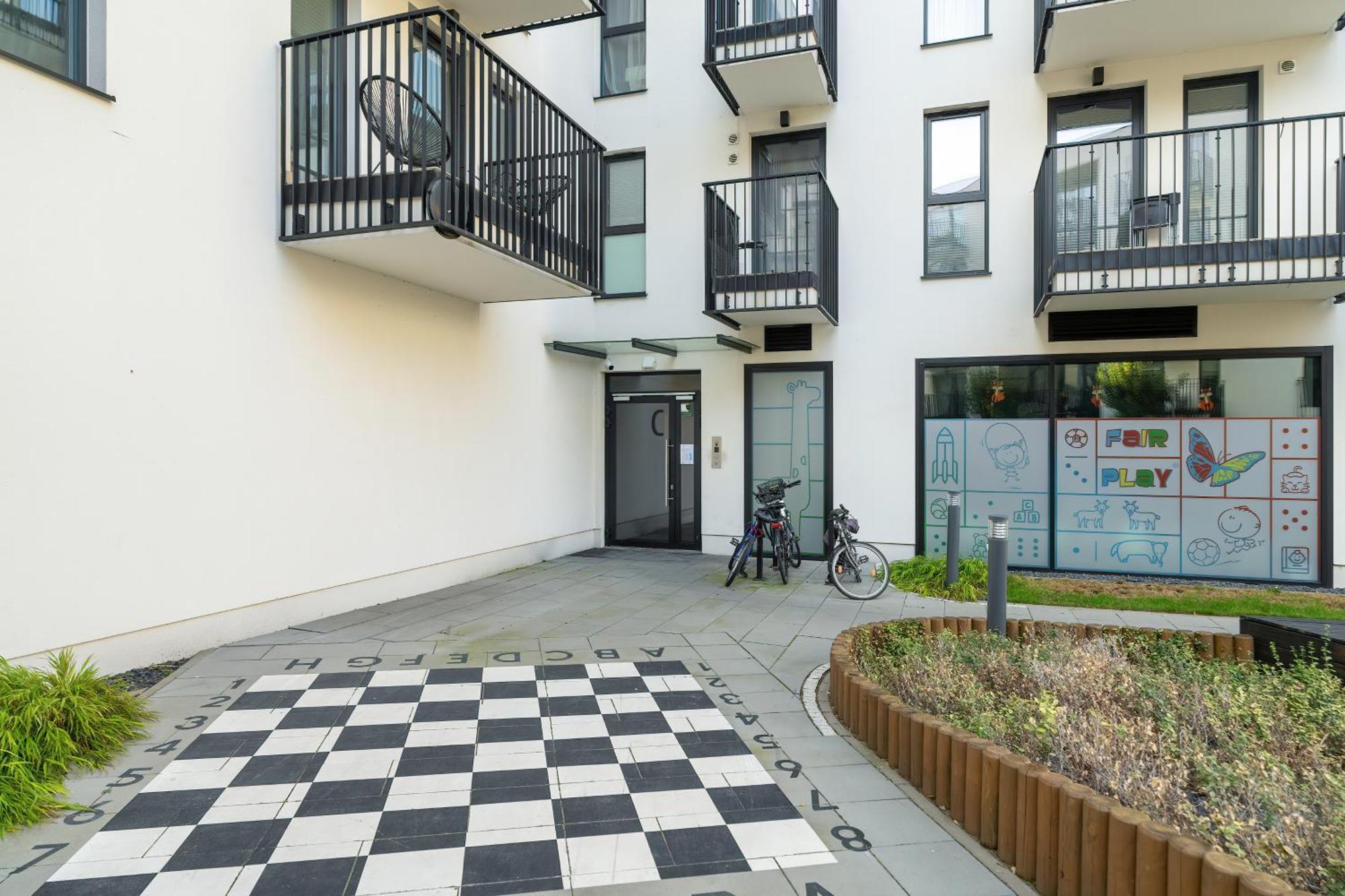Stylish & Comfy Garbary Apartments With Parking By Noclegi Renters Poznań Exterior foto