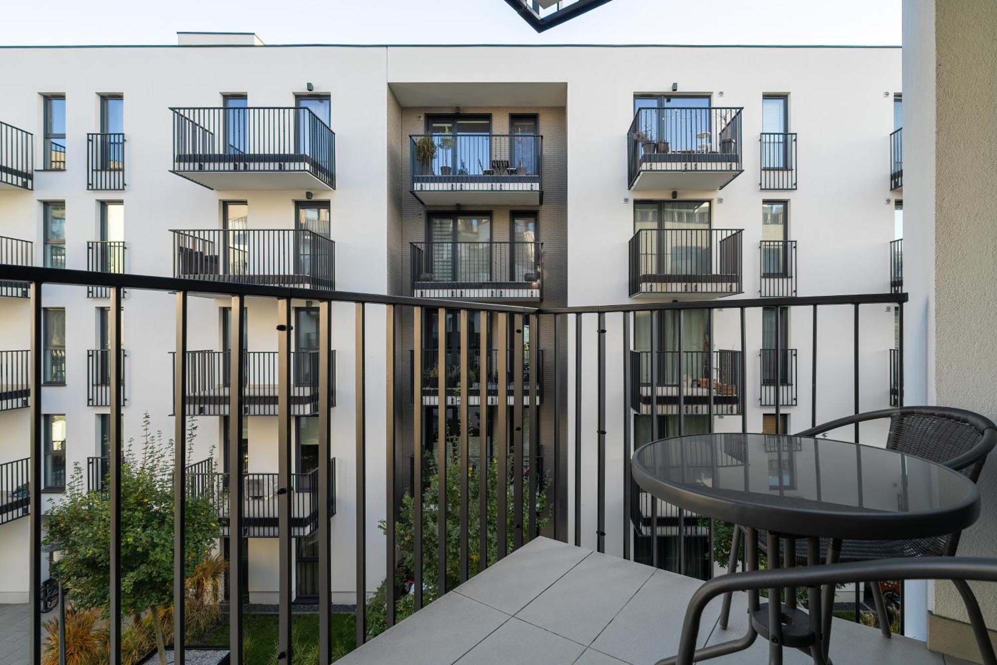 Stylish & Comfy Garbary Apartments With Parking By Noclegi Renters Poznań Exterior foto